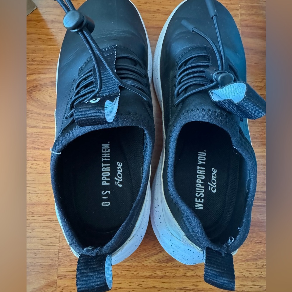 Clove Limited Edition The 2022 Nursing Healthcare Shoes, Size 6 Women’s - Picture 3 of 4
